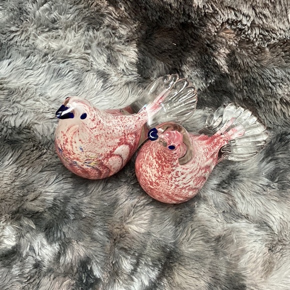 Two Glass Art red Birds with black beaks - Picture 12 of 16